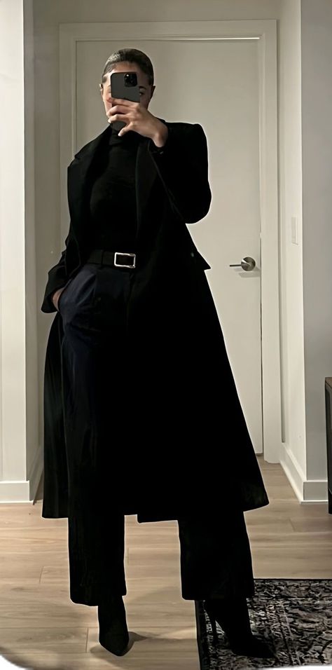 Dark Luxury Fashion, All Black Elegant Outfit Classy, Dark Corporate Outfit, Mafia Aesthetics Women Clothes, Dark Feminine Outfits Office, Dark Feminine School Outfits, Old Money Goth Aesthetic, Dark Feminine Capsule Wardrobe, Dark Elegance Aesthetic