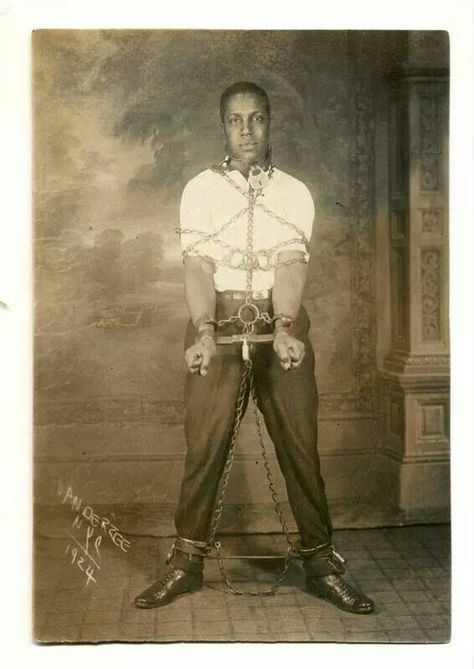 1924  The Black Houdini James Van Der Zee, Escape Artist, Asian History, Black Photography, Famous Photographers, African History, Black American, African American History, Black Culture