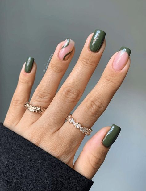 Color Winter Nails, Nail Colors Dark, Dark Nail Polish Colors, Charcoal Nails, Dark Winter Nails, Nail Art Vert, Forest Green Nails, Green Nails Designs, Olive Nails