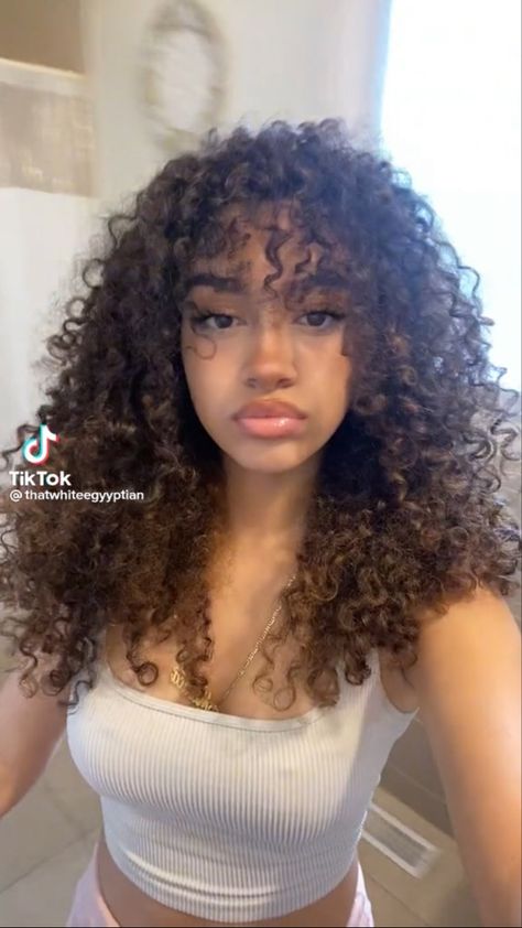 3b Curly Hair Pictures, Curly Long Layers With Curtain Bangs, Natural 3b Hairstyles, Long 3b/3c Hair, Healthy Curly Hair Routine, Long 3b Curls, Layered Curly Hair Black Women, Curly Hair 3b Haircuts, Curly Hair 3b Hairstyles