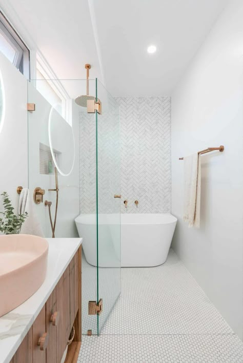 Powder Room Decorating Ideas That Are Anything But Boring Design Interior Baie, Makeover Kamar Mandi, Wet Room, Inside Design, Decor Baie, Pink Bathroom, Bathroom Renos, Wet Rooms, Bathroom Inspo