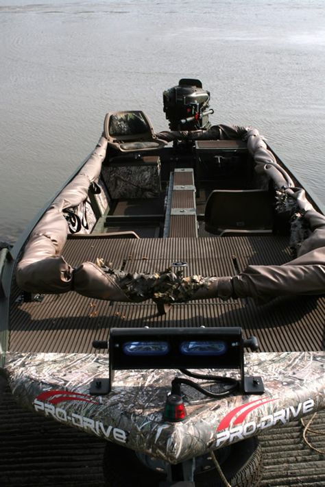 The perfect duck boat Duck Boat Ideas, Fishing Boats Ideas, Bow Lights, Duck Hunting Blinds, Mud Boats, Boat Blinds, Duck Hunting Boat, Duck Boat Blind, Duck Boats