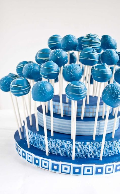 Royal Blue Cake Pops, Blue Party Foods, Royal Blue Cake, Blue Cake Pops, Perfect Cake Pops, Oreo Cake Pops, Turtle Cake, Cake Pops How To Make, Blue Desserts