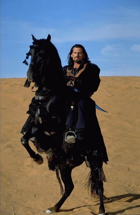 Oded Fehr in The Mummy-very good looking warrior guy from the movie! 'Find the girl. Kill the creature. Save the world.' Oded Fehr, Mummy Movie, The Mummy, Friesian Horse, Arabian Nights, Rupaul, Film Serie, Famous People, Good Movies