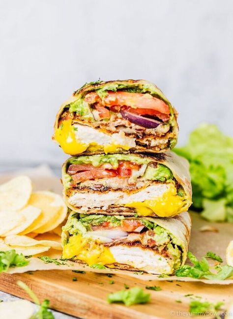 Tortilla Wrap Recipe, Snack Meal Prep, Amazing Sandwiches, Savory Sandwiches, Potato And Egg Breakfast, Chicken Leftovers, Crispy Chicken Wraps, Specialty Sandwiches, Tortilla Wrap