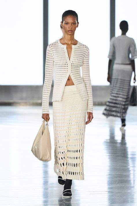 Spring Summer Fashion Trends, Knitwear Trends, 2025 Fashion, Spring 2025, Capsule Outfits, Runway Dresses, Fashion Project, Couture Runway, Spring Fashion Trends