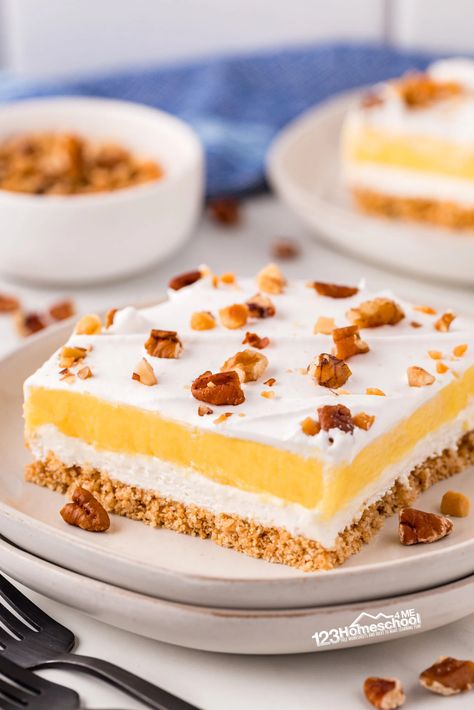 Vanilla Pudding Desserts, Sweet Chili Recipe, Striped Delight, Mexican Wedding Cake Cookies, Pudding Desserts Layered, Easy Pumpkin Bars, Pudding Bar, Pudding Desserts Recipes, Delight Dessert