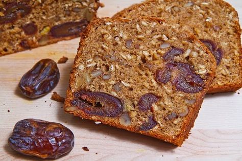 Medjool Date and Walnut Bread Dessert Loafs, Fruit Breads, Date And Walnut, Walnut Bread Recipe, Date Bread, Bars Healthy, Savory Breads, Closet Cooking, Bread Sweet