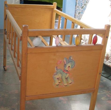 Antique Baby Cribs, Vintage Baby Cribs, Old Baby Cribs, Baby Doll Crib, Kaleidoscope Toy, Doll Crib, Vintage Memory, I Remember When, Vintage Life