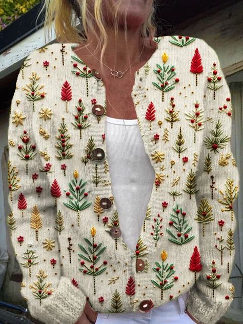 Christmas Christmas Outfits Casual, Winter Sweaters For Women, Upcycling Clothing, Embroidered Sweaters, Christmas Colorful, Winter Activity, Teacher Clothes, Grandma Fashion, Colorful Christmas