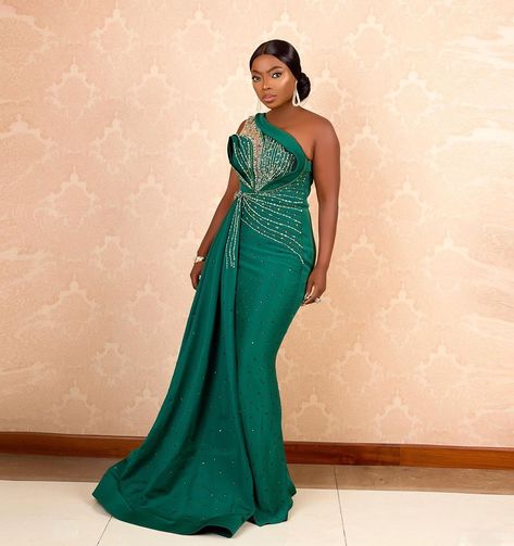 African Green Dresses, Forest Green Asoebi Styles, Green Nigerian Dress, African Green Lace Dress, Green Ankara Fabric Party Dress, Bride Reception Dress, Gold Party Dress, Unique Party Dresses, Lace Dress Classy