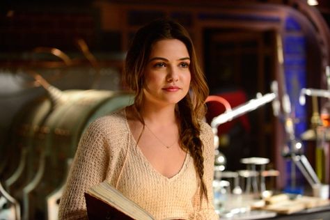 The Originals: Danielle Campbell looks back at her favorite Davina moments | EW.com Danielle Campbell The Originals, The Originals Davina, Dani Campbell, Kol And Davina, Charles Michael Davis, Davina Claire, Danielle Campbell, Claire Holt, Daniel Gillies