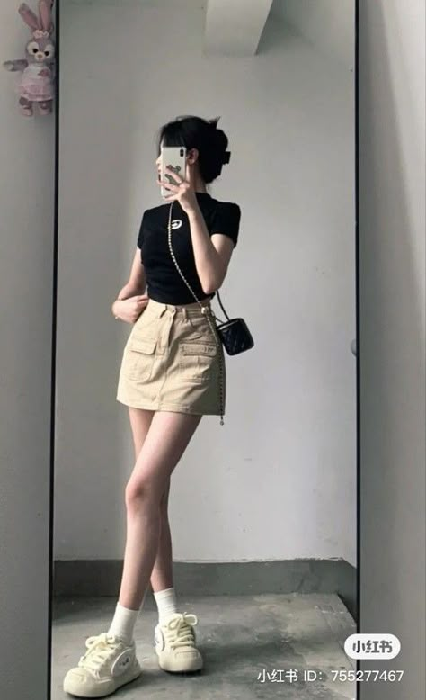 Simple Casual Outfits, Simple Style Outfits, Korean Outfit Street Styles, Fashion Top Outfits, Korean Casual Outfits, Everyday Fashion Outfits, Casual Day Outfits, Ootd Ideas, Easy Trendy Outfits