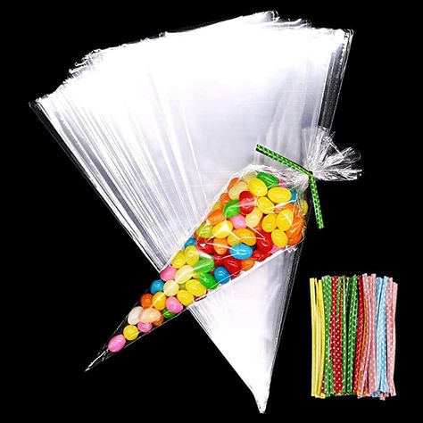 Retail Bags, Triangle Bag, Christmas Hot Chocolate, Candy Packaging, Cookie Bags, Chocolate Sweets, Packaging Bag, Flower Packaging, Snacks Für Party