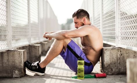 Runners that use recovery drinks are more likely to speed up the recovery process than those who don't. However, knowing what the best recovery drinks... Weight Training For Runners, Importance Of Rest, 5k Training Plan, Rest And Recovery, Running Program, Workout Days, Fitness Progress, Fitness Magazine, Recovery Workout