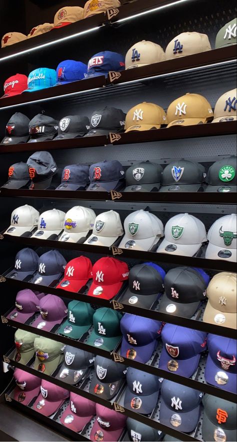 New Era Outfit, Ny Cap, Streetwear Caps, Cap Store, Swag Hats, Streetwear Hats, Shoe Room, Yankees Cap, Dope Hats