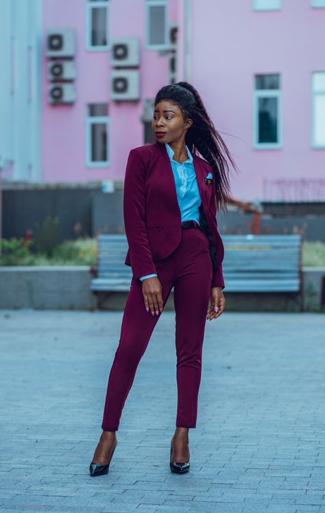 Female Suits, Maroon Suit, Jeans Outfit For Work, Female Suit, College Motivation, Pant Suits For Women, Female Office, Burgundy Colour, Women Suits