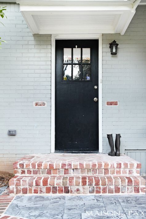 I love this combo - so classic! stamped concrete and antiqued brick patio | maisondepax.com Antique Brick Patio, Round Stairs, Brick Porch, Patio Stairs, Front Porch Steps, Fixer Upper House, Brick Steps, Brick Patio, Concrete Patios