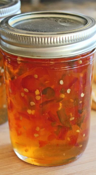 Jalapeno Jam Recipe, Jalapeno Jelly Recipes, Jalapeno Pepper Jelly, Pepper Jelly Recipes, Jalapeno Jam, Jelly Sweet, Jalapeno Jelly, Hot Pepper Jelly, Chile Jalapeño