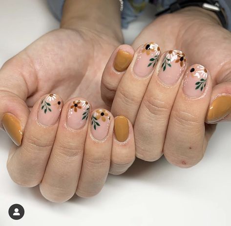 Nails September, Nails Autumn, September Nails, Floral Nail Designs, Floral Nail, Fall Acrylic Nails, Autumn Nails, Manicure Y Pedicure, Floral Nails