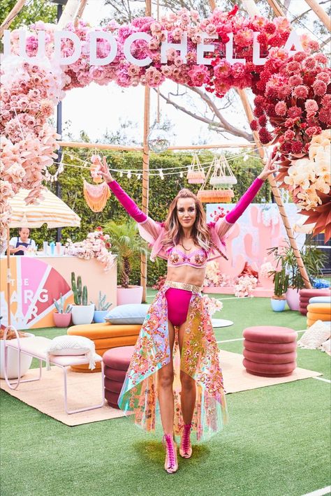 Coachella Inspired Party, Coachella Party Theme, Coachella Party Ideas, Coachella Theme Party, Coachella Theme, Coachella Birthday, Rebecca Judd, Festival Themed Party, Coachella Party