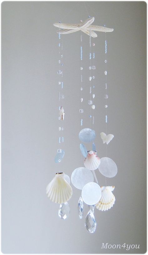 Beach Mobile, Sea Glass Wall, Decor Marin, Beachy Wall Art, Glass Wall Hanging, Beach Room, Wall Art Beach, Crystal Suncatcher, Beachy Decor