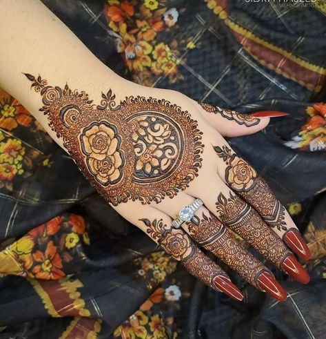 Henna designs Mehndi designs Mehndi Designs Kashees, Tiki Mehndi Design, Kashees Mehndi Design, Kashees Mehndi Designs, Mehndi Designs 2023, Kashees Mehndi, Kashee's Mehndi Designs, Mehndi Designs Bridal Hands, Simple Mehndi Designs Fingers