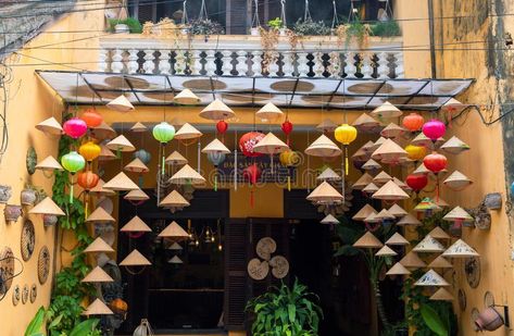 Shop Entrance, Hoi An Vietnam, Souvenir Store, Vietnamese Restaurant, Modern Asian, Hat Decoration, Souvenir Shop, Hoi An, Night Market