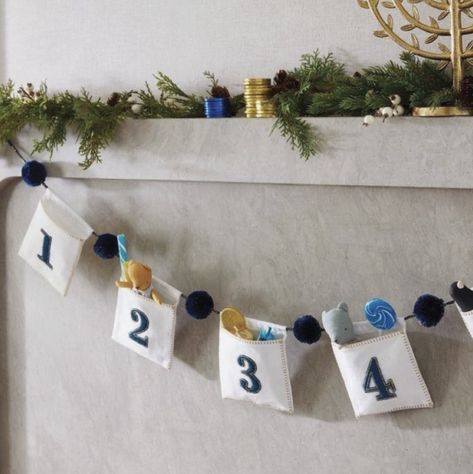 Chrismukkah Decorations, Hanukkah Garland, Hanukkah Decorations Diy, Hannukah Decorations, Hanukkah Diy, Decorative Garland, Hanukkah Decor, Chanukah Party, Chanukah Decor