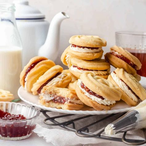 Shortbread Jam Cookies, Viennese Cookies, Strawberry Shortbread Cookies, Strawberry Shortbread, Sandwich Cookies Filling, Viennese Whirls, Sandwich Cookie, Biscuit Sandwich, Jam Cookies