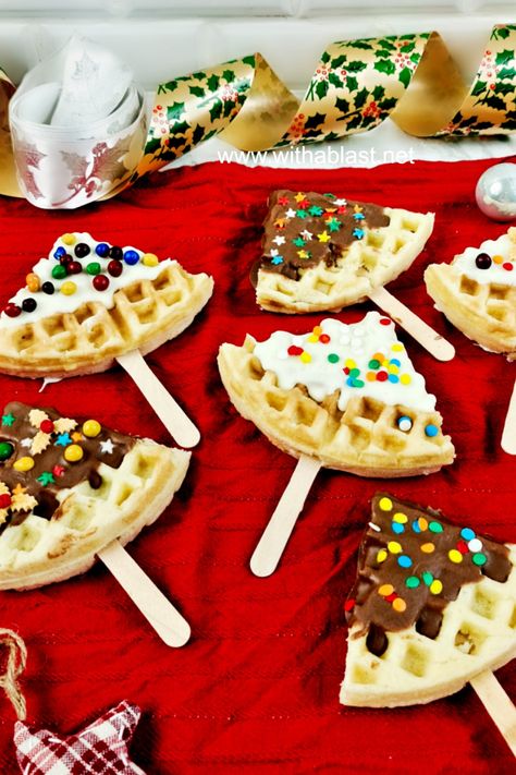 Christmas Waffles For Kids, Christmas Waffle Bar, Christmas Pancakes For Kids, Waffle Christmas, Christmas Breakfast Ideas For Kids, Dinner Waffles, Xmas Breakfast, Christmas Tree Waffles, Waffle Snacks