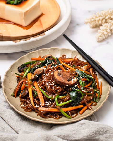 Veggie Shirataki Noodle Stir-Fry (Japchae) | Lokyi's Food Studio Shirataki Noodles Recipe, How To Cook Shirataki Noodles, Shirataki Noodle Spaghetti, Flat Noodle Stir Fry, Shirataki Noodle Recipes, Shirataki Noodle Stir Fry, Gut Protocol, Konjac Noodles, Shirataki Noodles