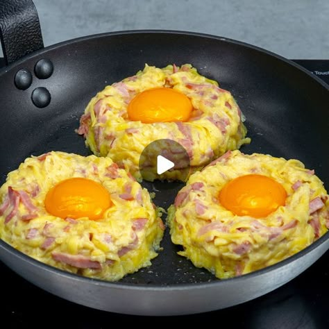 Ways To Make Eggs, Fresh Vegetable Recipes, Appetizing Tv, Eggs For Breakfast, Breakfast Quiche Recipes, Hashbrown Recipes, Smoked Food Recipes, Green Onion, Easy Casserole Recipes