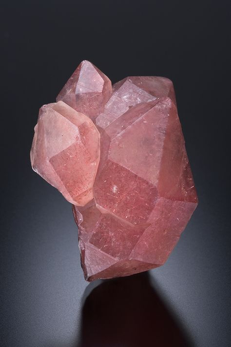 Strawberry Quartz - Shymkent, Southern Kazakhstan Province, Kazakhstan (Quartz with Goethite inclusions) Crystal Formations, An Aesthetic, Mineral Stone, Minerals And Gemstones, Rocks And Gems, Strawberry Quartz, Precious Gems, Gems And Minerals, Stone Rocks