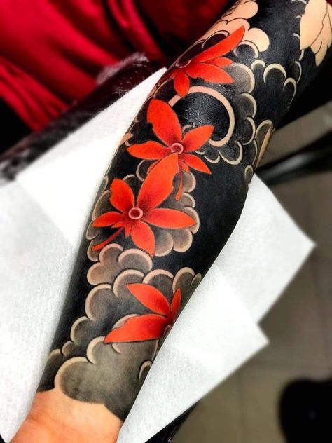 Windbars Tattoo Design, Japanese Floral Tattoo, Japanese Forearm Tattoo, Japanese Tattoos For Men, Mangas Tattoo, Japanese Flower Tattoo, Forearm Band Tattoos, Blackout Tattoo, Floral Tattoo Sleeve