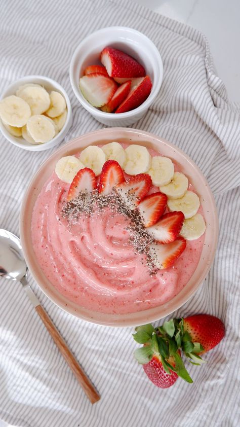 Our Strawberry & Banana Smoothie Bowl is smooth, creamy and almost (almost!) too pretty to eat. Our favourite thing about smoothie bowls is that you can have fun with your toppings! Banana Smoothie Bowl, Strawberry Banana Smoothie, Smoothie Bowls, Strawberry Banana, Banana Smoothie, Fresh Fruits And Vegetables, Smoothie Bowl, Fresh Produce, Vegetable Recipes