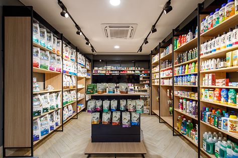 Pet Shop Design Interior, Pet Store Design, Pet Food Store, Pet Store Ideas, Entrance Hall Decor, Pharmacy Decor, Retail Store Interior Design, Shop Facade, Pet Market