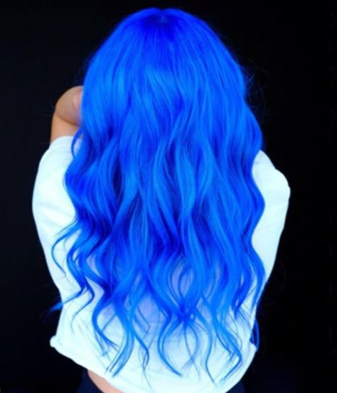 Bright, full of energy, electric blue hair will light the spark in you. Electric Blue Hair, Bright Blue Hair, Dyed Hair Blue, Light Blue Hair, Dark Blue Hair, Vivid Hair Color, Bright Hair Colors, Dyed Hair Inspiration, Beautiful Hair Color