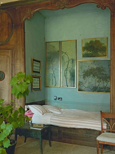 Sleeping Nook, Bed Nook, Art Nouveau Interior, Bedroom Nook, Period Living, Winter Bedroom, Vintage Bedroom, Dreamy Bedrooms, Living Room Green