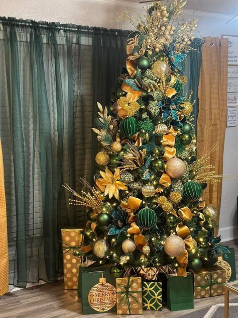 Yellow And Green Christmas Tree, Shades Of Green Christmas Tree, Green And Gold Christmas Tree Ideas, Green And Gold Tree, Christmas Green Decor, Christmas Tree Ideas Green And Gold, Thrift Store Christmas Decor, Green Gold Christmas Tree, Green White And Gold Christmas Tree