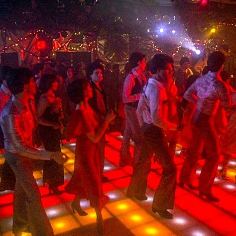 Night Fever Aesthetic, Fever Aesthetic, Saturday Night Fever Movie, Tony Manero, Saturday Night Fever, Night Fever, Lights Camera Action, 80s Party, Saturday Night