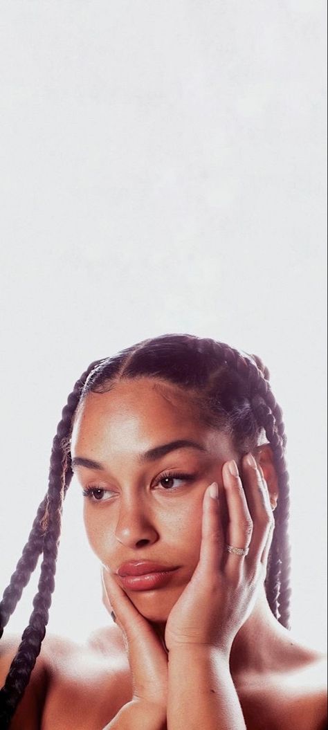 Jorja Smith Wallpaper, Jorja Smith, Daily Hairstyles, Music Album Covers, Mens Braids Hairstyles, Famous Women, Creative Portraits, Photo Styling, Afro Hairstyles