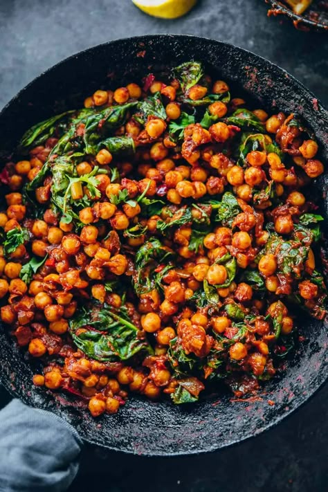 East Fall Recipes, Moroccan Chickpeas, African Curry, Moroccan Chickpea Salad, Marinated Chickpeas, Chickpea Mash, Moroccan Dinner, Spicy Chickpeas, Fall Salads