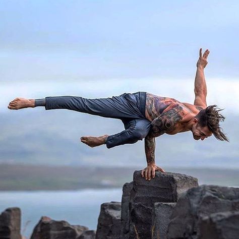 Yoga Poses Men, Male Fitness Photography, Yoga Poses For Men, Arte Yoga, Yoga Men, Beautiful Yoga Poses, Yoga Sutras, Easy Hacks, Male Pose Reference