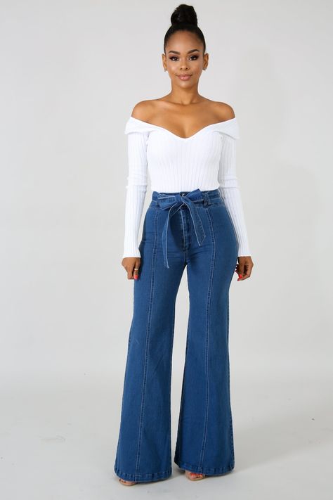 Flare Jeans Outfit, Ripped Jeggings, Best Jeans For Women, Denim Jeans Fashion, Trendy Swimwear, High Waist Denim, Outfit Jeans, Outfit Trends, Cute Jeans