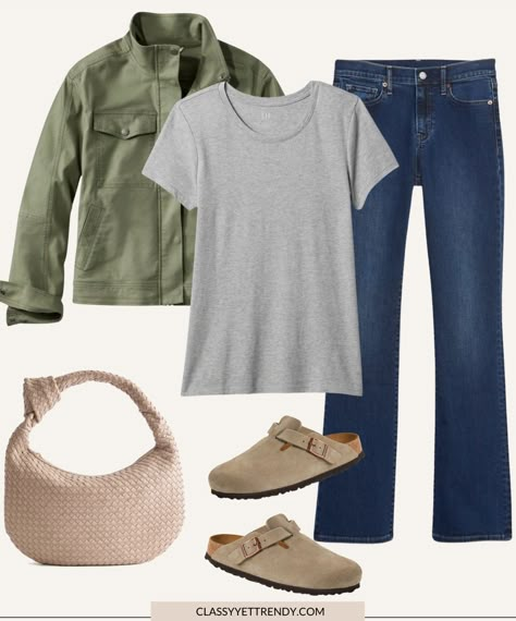 Fall Casual Outfits Over 50, French Fall Fashion Casual, Minimalist Chic Outfit Casual, 2024 Fall Outfits Casual, Outfit Formulas Fall 2024, Fall Capsule Wardrobe 2024 Casual, Black Tee And Jeans Outfit, Casual Outfits Over 50, Fall 2024 Color Trends