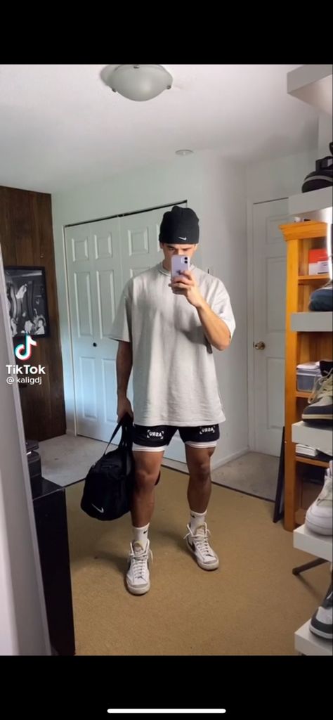 Oversized Aesthetic Outfits, Gym Bro Aesthetic, Gym Outfit Men Style, Mens Gym Style, Kickboxing Outfit, Gym Fit Ideas, Bro Aesthetic, Oversized Outfit Men, Gym Fits Men