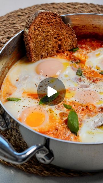 FloFlo|Healthy Recipes on Instagram: "🍳🍅Episode 7 of “The Italian Series”: Uova in Purgatorio (=eggs in Purgatory)

Reasons to love this recipe:
✅ Italian version Shakshuka 
✅ easy to make
✅ great as a lunch or light lunch
✅ healthy, high protein recipe
✅ originates from Naples

Ingredients:
1 tsp garlic, finely chopped
1 large onion, finely chopped
1 can tomato sauce, @muttipomodorouk 
Basil
5 eggs
Salt, oil and pepper to taste

Instructions:
🍳In a pan add a drizzle of oil and then the garlic and onion.
🍳Cook
🍳When the onion is ready add the tomato sauce, salt, pepper and basil.

🍳Cook until the tomato has reduced down.

🍳Add a bit of water and make a well in the tomato sauce to create space for the eggs.

🍳Add the eggs and cook on low heat for 8-10 minutes or more, depending on t Italian Series, High Protein Recipe, Eggs In Purgatory, Egg Tomato, Can Tomato Sauce, Protein Recipe, Recipe Italian, Lunch Healthy, The Onion