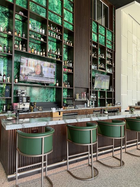 Emerald Green Bar, Restaurant Designs, Greens Restaurant, Green Bar, Industrial Bar, Bar Interior, Lounge Design, Bar Design Restaurant, Bar Ideas