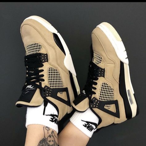 Jordan 4 Outfits, Nike Jordan 4, Sneakers Nike Jordan, Jordan Shoes For Men, Futuristic Shoes, Sneakers Jordan, Trendy Shoes Sneakers, Jordan Shoes Girls, Jordan Shoes Retro